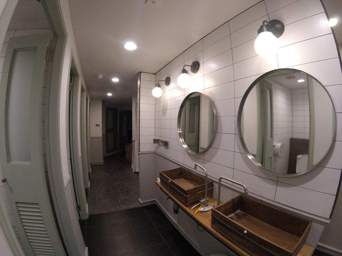 Weeping Willow Sukhumvit 26 Bangkok Ngoại thất bức ảnh