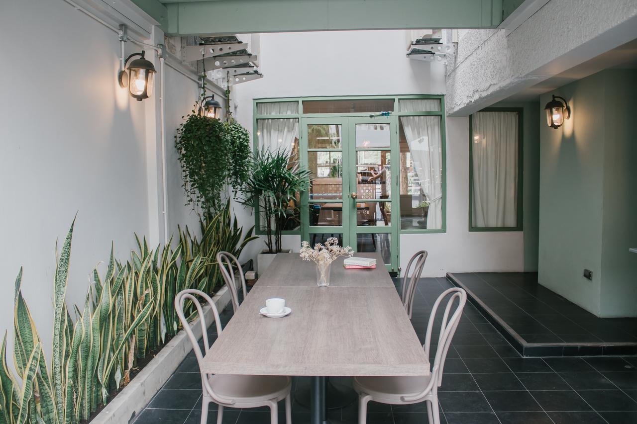 Weeping Willow Sukhumvit 26 Bangkok Ngoại thất bức ảnh