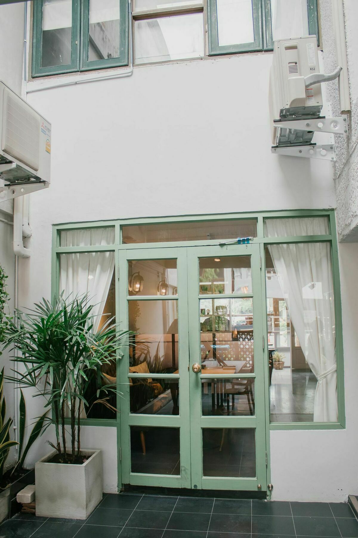Weeping Willow Sukhumvit 26 Bangkok Ngoại thất bức ảnh